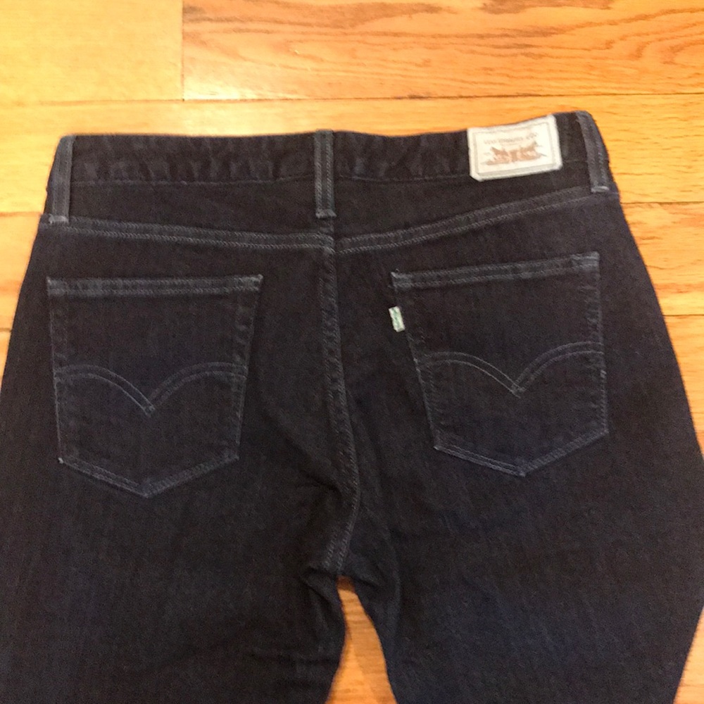 ⭐️ Levi’s 553 NWOT Mid Rise Boot Cut Jeans ⭐️ - Picture 4 of 6